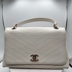 Chanel Medium Chevron Chic
